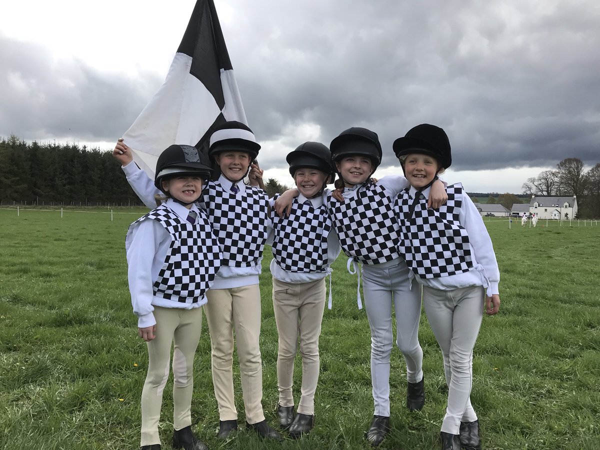FifePonyClub's tweet photo. Good luck to the Junior Games team today (fun in the sun). #FifePonyClub #PonyClubGames #ponyclub https://t.co/ryQPlShune