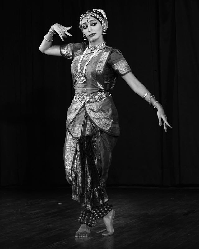 PrihanaBhasin's tweet photo. The “so u think u can dance?” Moment. #classicaldance #classicaldancing #dance #dancer #dancing #bharatnatyam #indiandance #IIDF #yaminikrishnamurthy https://t.co/jJjmAZQjbo https://t.co/vfvsfMkKbL