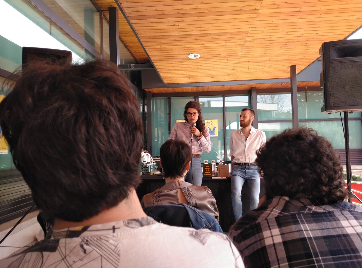 LaBreuEdicions's tweet image. ara mateix @MariaIsernO i Guillem Gavaldà  recital de #premifrancescgarriga a la  @firallibrevlc 
amb poetes de @edbuc 
#recitals #poesia 
@AdiAedicions @CafeCentralJS