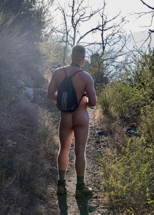 Interesante irnos de hiking.  ¿Verdad? 😈