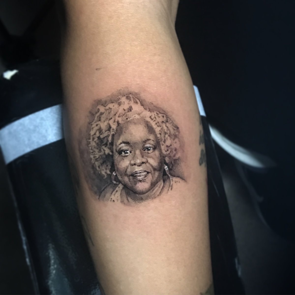 javiertattoos_'s tweet photo. I like tattooing the #microportrait #tattoos https://t.co/23RppApOVE