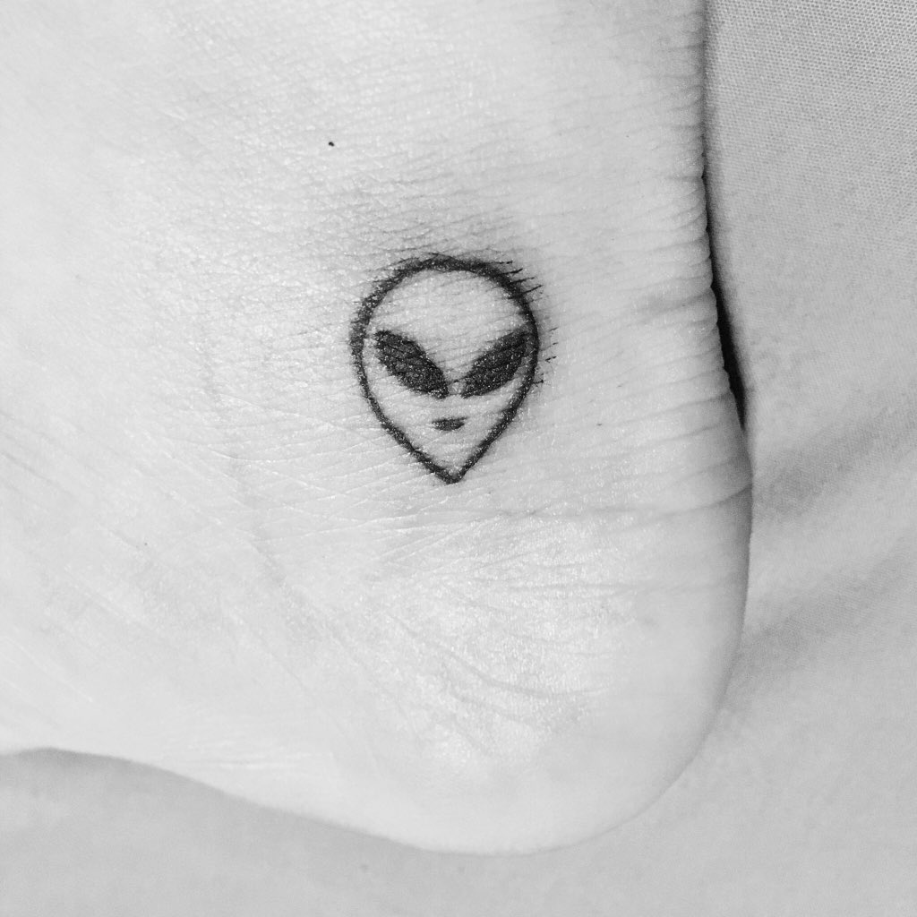 5th and 6th #tattoo #justinked #alien #art #sylviaplath #poetry #minimalisttattoo