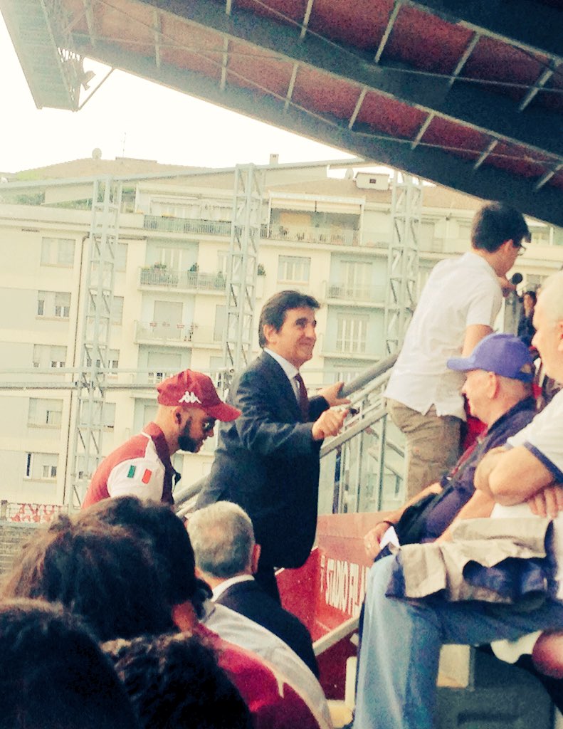 IvanaCrox's tweet photo. Anche il presidente Cairo al Filadelfia per #TorinoMilan Primavera @toropuntoit https://t.co/SlfSCVjxtQ