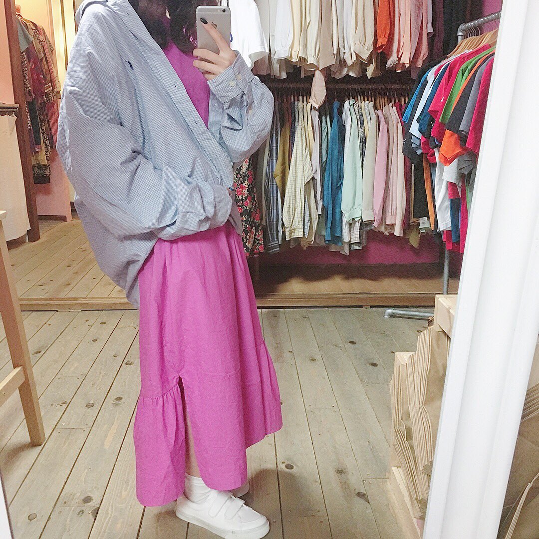 haru_spia's tweet photo. 明日はBiGシャツ入荷👚♡
このゆるだぼ感がたまらない..
ぜひ手にとって見てみてください✌🏻

#spia #古着屋 https://t.co/BeRsBCGqlY