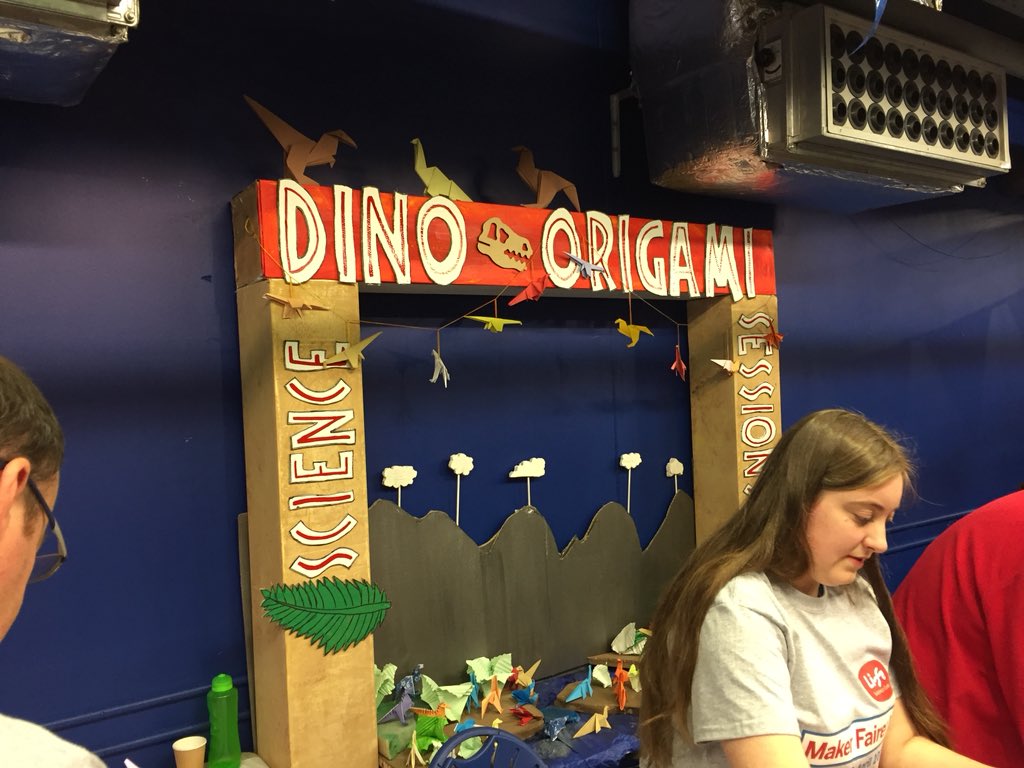 DesignSpark_JP's tweet image. 日本生まれの折り紙、イギリスでも楽しまれてます！ 折り紙恐竜プロジェクト！
#MakerFaireUK