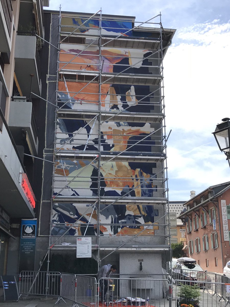 Clinejournalist's tweet photo. Spéciale dédicace @jplarger #StreetArt à #SaintGervais #MontBlanc #2KM3 https://t.co/Bfui23kpUC