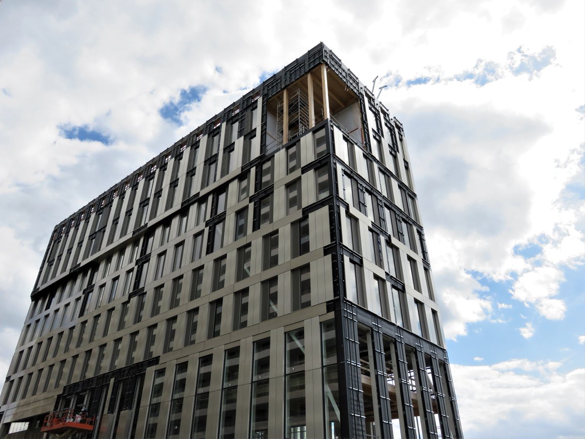 arthurweidmann1's tweet photo. L'immeuble Enjoy, Paris-Batignolles, en construction, par @pr_bearchitects / @scapearchitect, @PBA_Spla @Bouygues_BatIDF https://t.co/YI6cjjQxSz