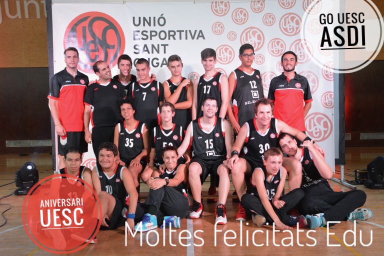 UESC_SantCugat's tweet photo. FELIÇ ANIVERSARI! 🔴⚫️ Avui felicitem al nostre jugador Eduard ‘Edu’ Guarch (#UESCASDI, dorsal 10)🎉 Moltes felicitats #Edu! 🎂 #AniversariUESC https://t.co/qMZIXeZoDW