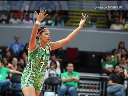 iamsilverresty's tweet photo. Secret weapon unleashed! 💚🏹
@_maylunaaa is definitely sensational on today’s game against FEU. 
#UAAPSeason80VolleyballFinals #NoMercyFEU #RefuseDefeatDLSU https://t.co/PNVRsfX2Ei