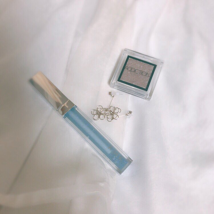 AO5o7's tweet photo. のぐちときたがわがお祝いしてくれた🎂
コスメもピアスもわたしの好みすぎる😳💕
うれしいなぁ❣️
ぴっちーずサイコー😆💕 https://t.co/69Tu2nKHdg
