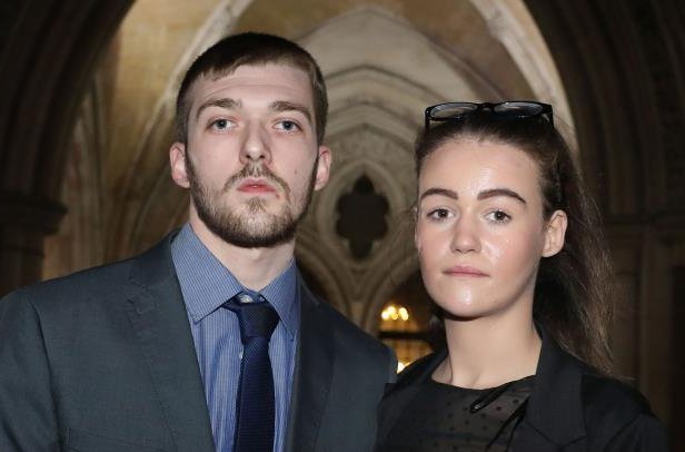 obispojaime's tweet photo. A las 2 y 30 de esta madrugada, Sábado, Bautizado y Confirmado falleció #ALFIE EVANS. Sus padres han agradecido al mundo entero su cercanía. "A nuestro pequeño le crecieron sus alas y voló al Cielo. Estamos con el corazón roto". https://t.co/3eJ22H23py