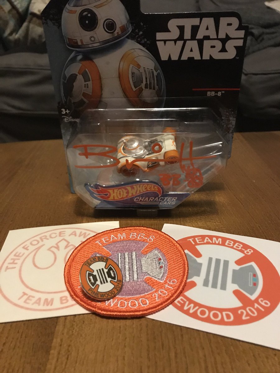 BrianHezza's tweet image. As #SoloAStarWarsStory nears, I’m giving away some very exclusive #StarWars #CFX crew gear. This week is ultra rare #BB8 gear! Retweet, like &amp;amp; follow me AND @artoodetoo for a chance to win.  Good luck. Closes May 4th! #GiveawayAlert #giveaways #R2D2 #TheForceAwakens #TheLastJedi
