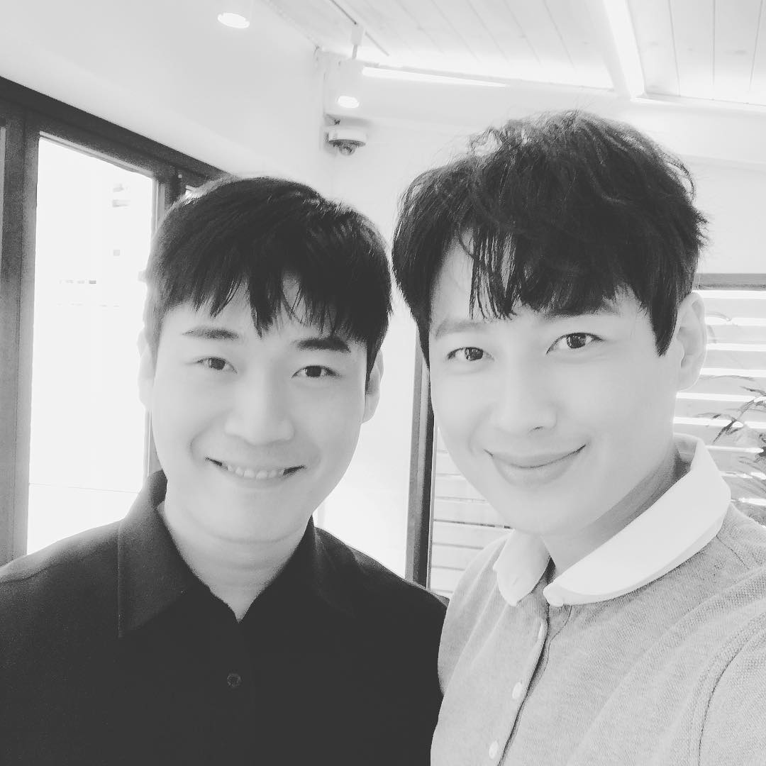 180428 Lee Jeehoon spotted at Hong Doyeon’s Instagram

Actor Lee Jeehoon
-

#actor #singer #LeeJeehoon #musicalactor #WhyTheHeavens #photoshooting #interviewrecording #fan #Doll #portrait #interview

[Cr: hong_doyeun]
