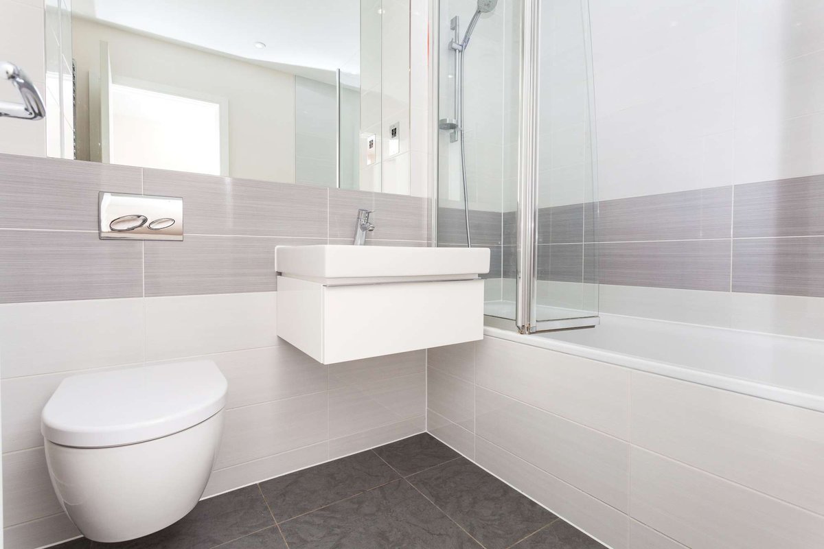 LeadersHorsham's tweet photo. **JUST LET** Similar properties required! Landlords speak to us today about our Let's Switch campaign. #NoDeposit #LetsSwitch #ProfessionalMarketing #AudioAgent https://t.co/lDkPfcLgDh