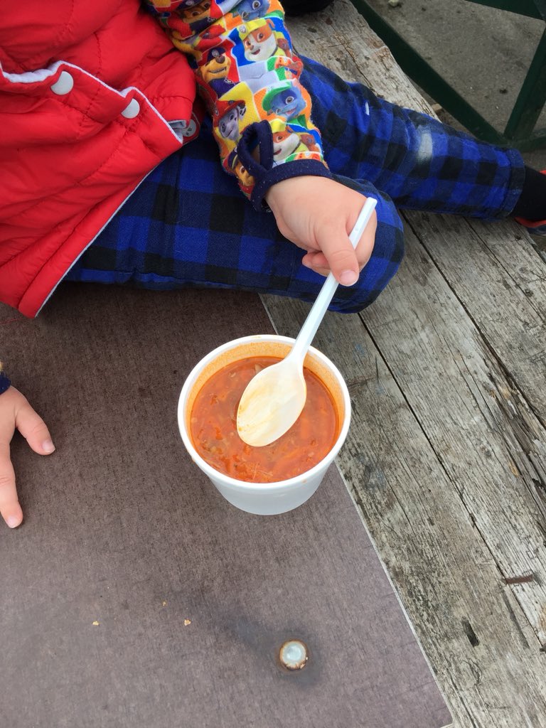 aldiss's tweet photo. Paviesojāmies @bmxmarupe atvērto durvju dienā. Mazie starā par pumptrack un zupiņu, pašam- nostaļģija 🤤🚲😀👍 https://t.co/lONQPD26yn