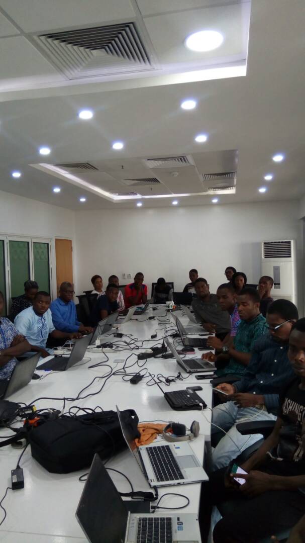 PydataLagos's tweet image. Now on-going: Data cleaning &amp;amp;Data visualization session anchored: by @JamesOyanna #PydataLagosAprilMeetup