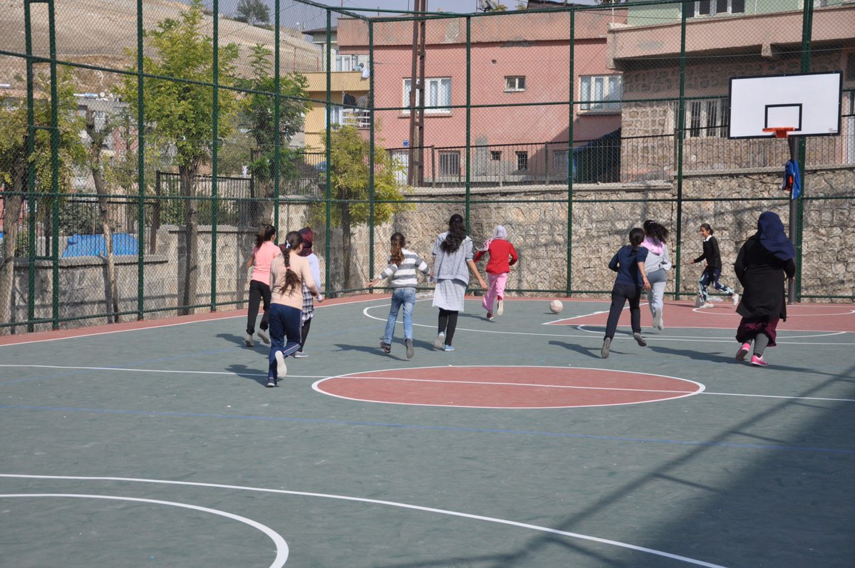 Spor ve sporcunun yanında olan belediyemiz, 2017 yılı içerisinde çeşitli spor dallarında toplam 3 milyon TL değerinde yatırım yapmış olup 2018 yılında da yatırımlarına devam ediyor.