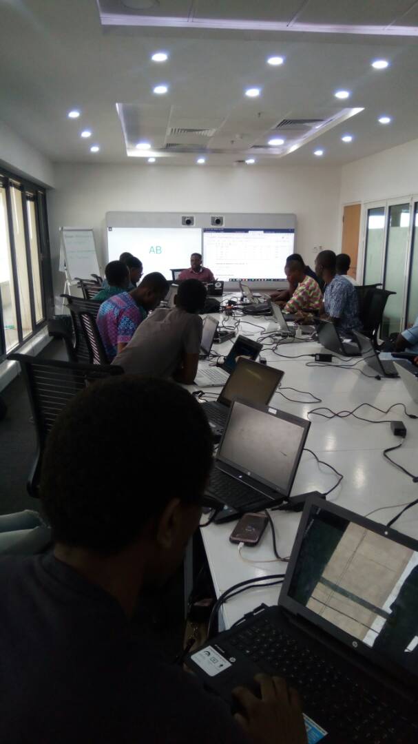 PydataLagos's tweet image. Now on-going: Data cleaning &amp;amp;Data visualization session anchored: by @JamesOyanna #PydataLagosAprilMeetup