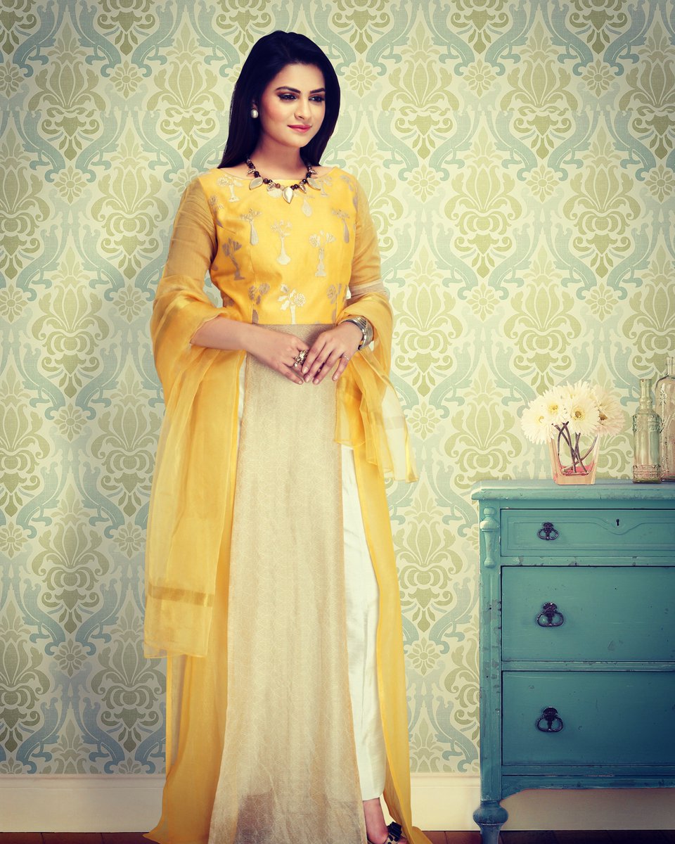 VishivaStudio's tweet photo. #SummeryYellow https://t.co/sXlH9QjVM6