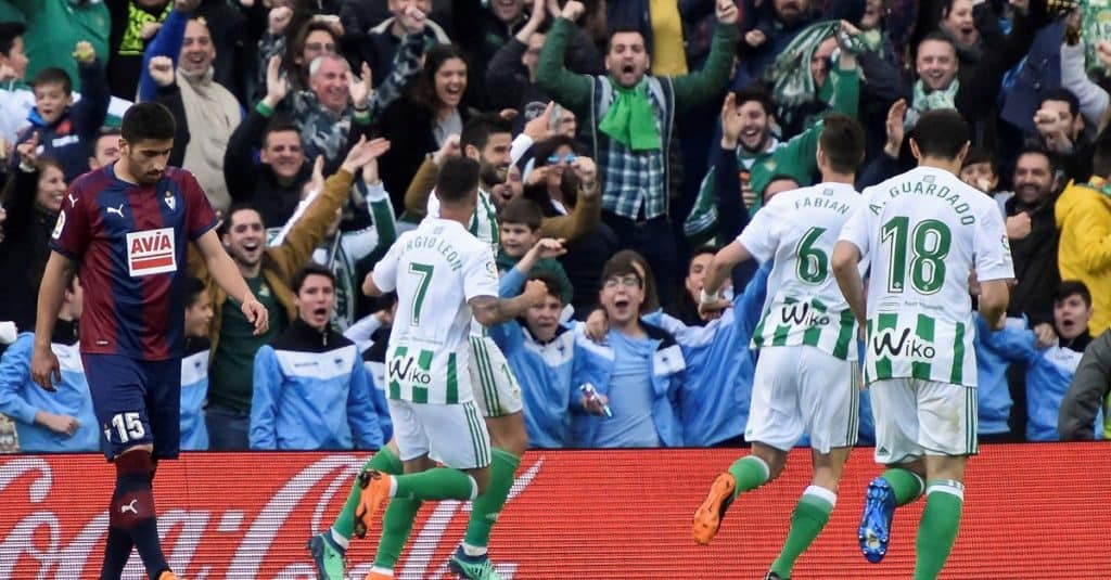 BET_elGOL's tweet photo. La SD Eibar dispuesta a pujar por uno de los “desaparecidos” del Betis https://t.co/iRHMBsvt4g https://t.co/56shHyysM9