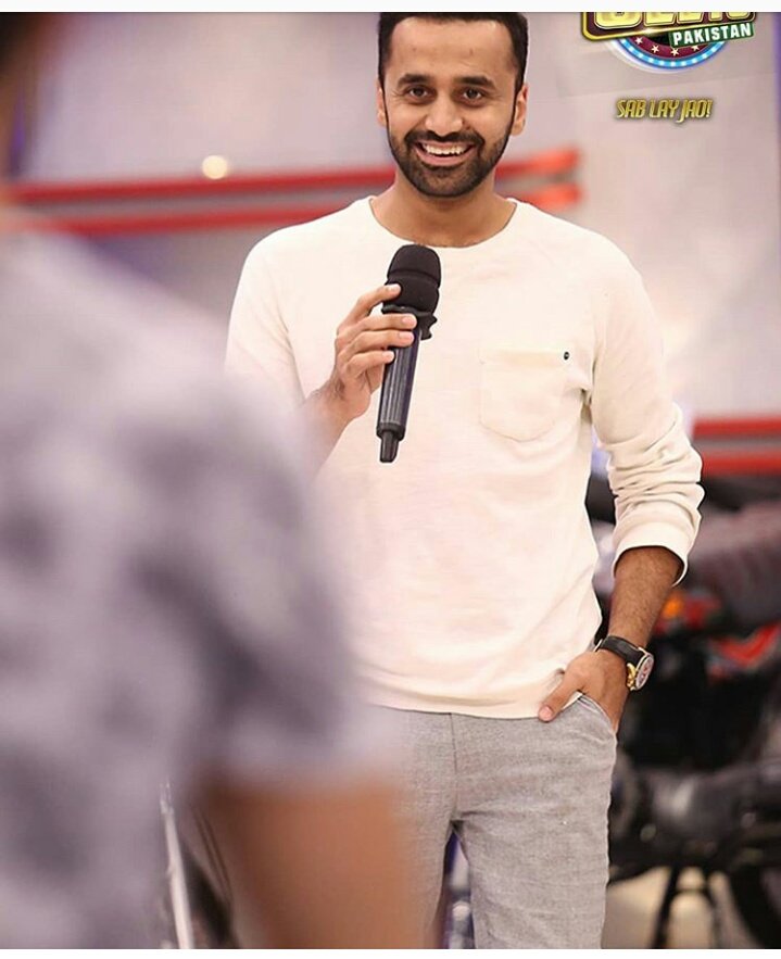 Fatima_Butt22's tweet photo. #DablueeBee ...??
Injections lgwa leay hain kya..??🙈🙈🙈😜😜😜
#AchaSorry
#HandsomeHunk❤❤
#JeetoPak
@fahadmustafa26 
@WaseemBadami https://t.co/Rn65mSqFhi