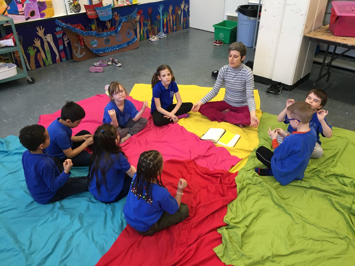 StGabriel_EMSB's tweet photo. Local artist Sylvaine Chassay introduced The Dreamers project to grade 1, 4 & 5. Stay tuned for more updates as this art project comes to life. @StGabriel_EMSB @EnglishMTL #art #visualarts #stgabrielschool #pointstcharles #communityproject #dreams #thedreamers https://t.co/PwscMJARGf