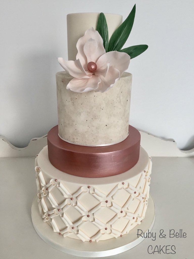 CakesRuby's tweet image. Geometric, rose gold, natural stone effect.. what’s not to love about this wedding cake? #weddingcake #cake #tieredcake #cakedesign #bridetobe #bride #brighton #hove #sussexwedding