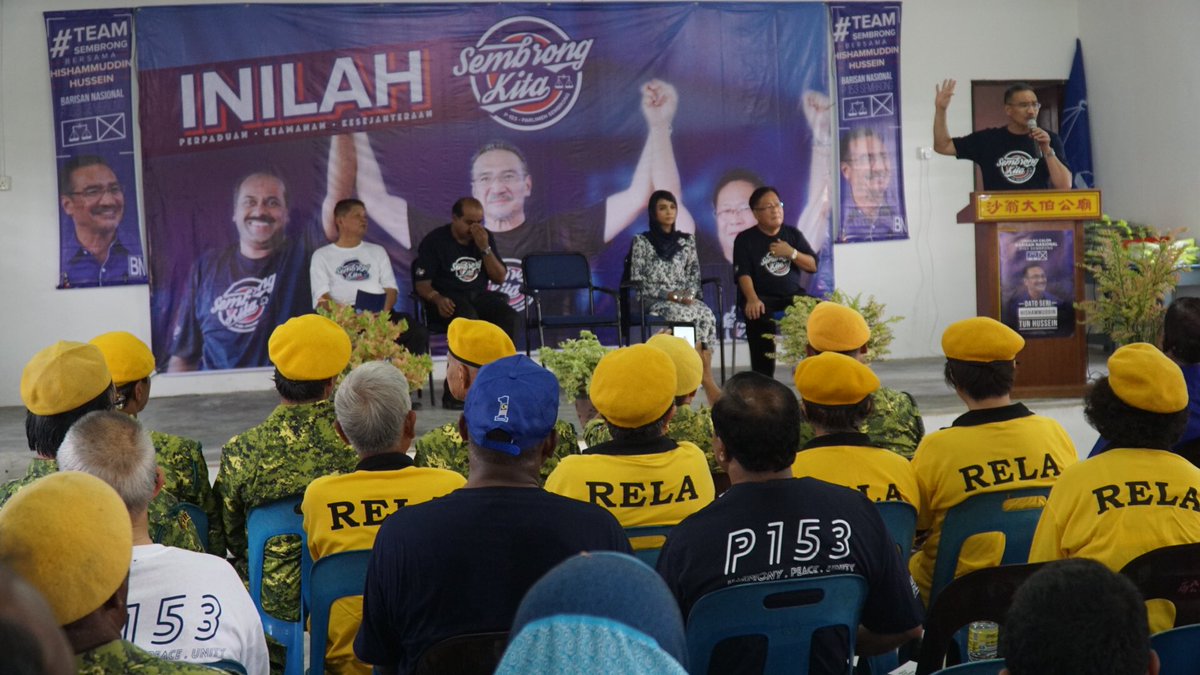 SembrongP153's tweet photo. DS @HishammuddinH2O menyatakan hasrat beliau menjayakan #ImpianSembrongKita bersama! #SembrongKita #KitaPilihBiru #KekalBN https://t.co/g7tsdwDhJJ