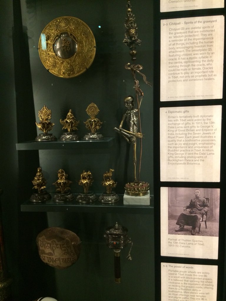 tibetcurator's tweet image. Ooh! Didn’t expect to see my research in @britishmuseum Hotung Gallery Diplomatic gifts from 13th Dalai Lama to George V But no mention of Tibet claims to independence though #THObjectLessons Read my article for that: cambridge.org/core/journals/…