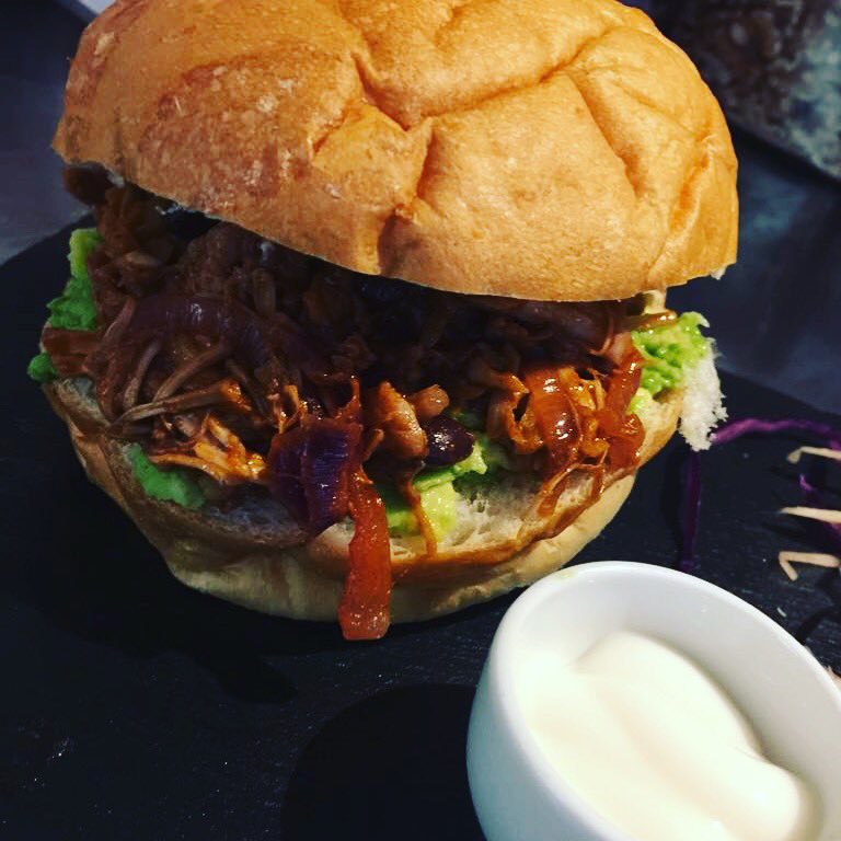 coffeeparlour's tweet photo. A #burger that is practically good for you?!? What?! Try our #bbq pulled #jackfruit with #avocado butter and coconut ‘slaw. 100% #vegan and you can eat in or #takeaway. #hernehill #london #se24 #eatlocal #independentcafe #food #brockwellpark https://t.co/Z27Yp3fYqQ