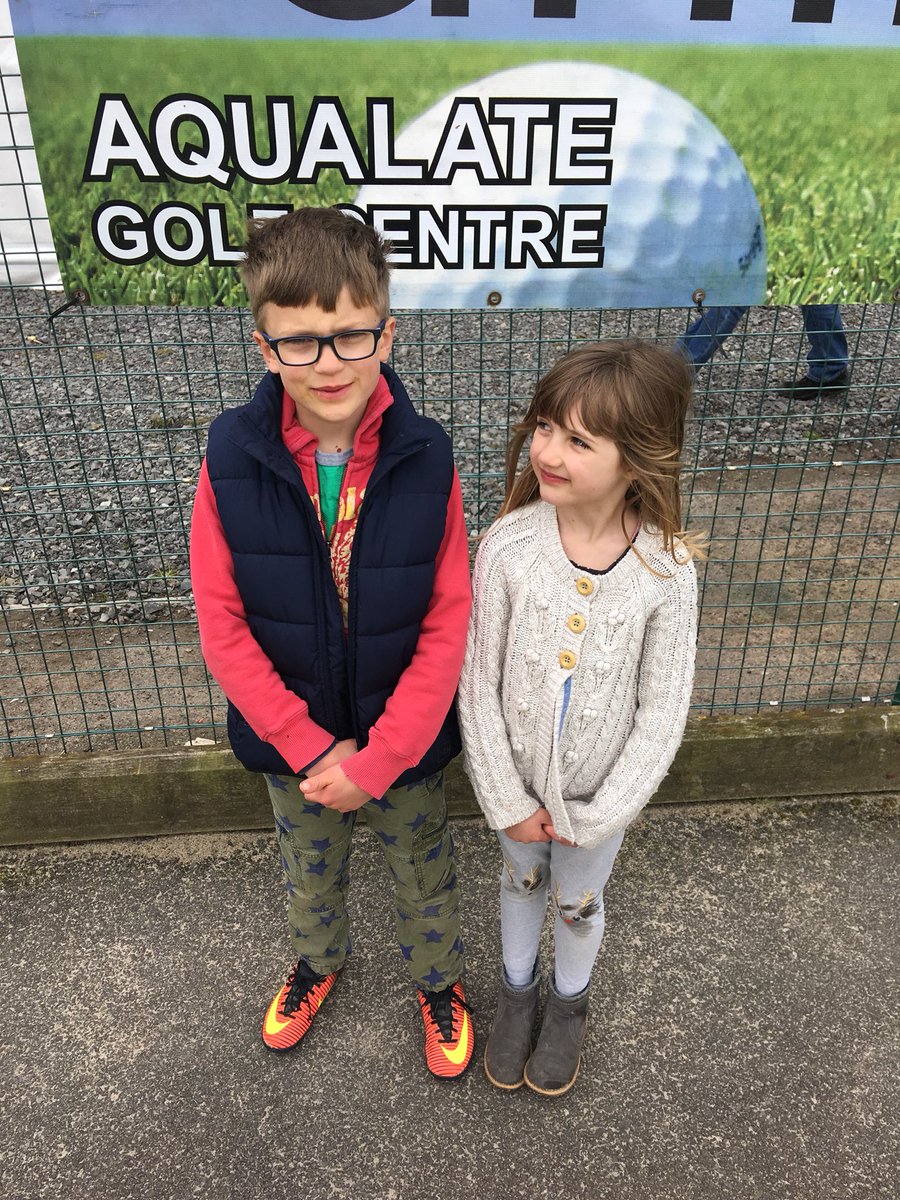 victoriawmakeup's tweet photo. @sandhgolf Enjoying trying out some #golf at the @HarperAdamsUni Field to Fork festival today ⛳️🌱😊 https://t.co/la66f9sCu4