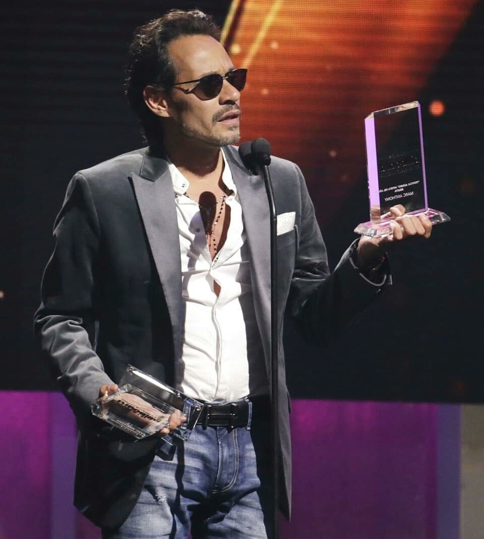 Marquitos_FC's tweet photo. Regrann from @valegisse2013 - Simplemente no hay nadie como él es una leyenda viviente 👏🏆😍 @marcanthony recordando la gala de premios @latinbillboards año 2017 #marcanthony #nadiecomoél #marcanthonyfans #billboard #tbt #teammarcanthony #flacosexy #salsaking #flacobello https://t.co/KWPivul2x3