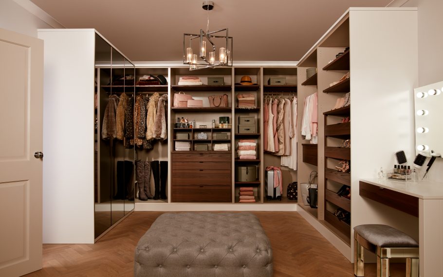 DASAmersham's tweet image. Get your #bedroom in tip top shape with some stylish walk in wardrobes from @Kindredliving_ 👉kindred.co.uk #dreamcloset #needone