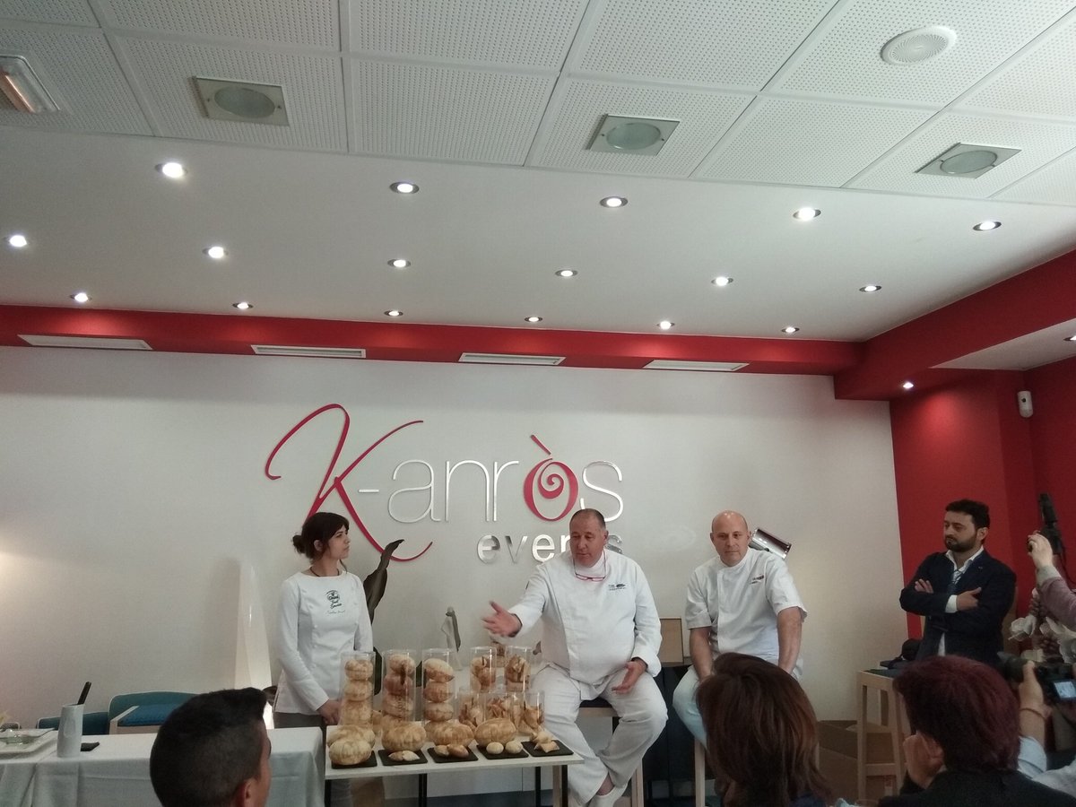 imiravet's tweet photo. Le llega el turno al pan artesano, con Pepe Cotaina y Juanjo Rausell.  #sit2018 https://t.co/unZ4NYpOsF