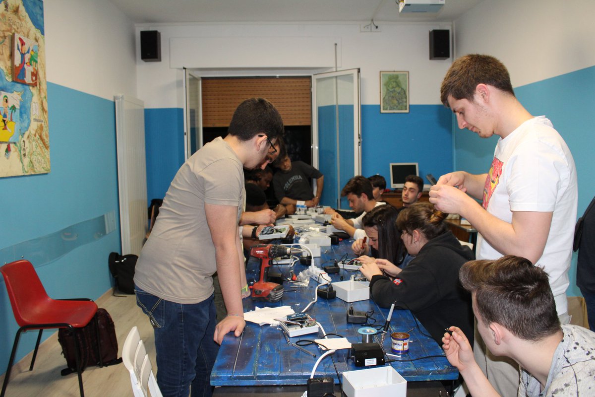 AirSelfcontrol's tweet photo. Second lesson about project #Airselfcontrol e #Aulapulita with #Arduino 
here more infomation: https://t.co/SiV6RerVcd
@todo_arduino @arduino_uno_ @natlmakerfaire https://t.co/kkpnb0BrPV