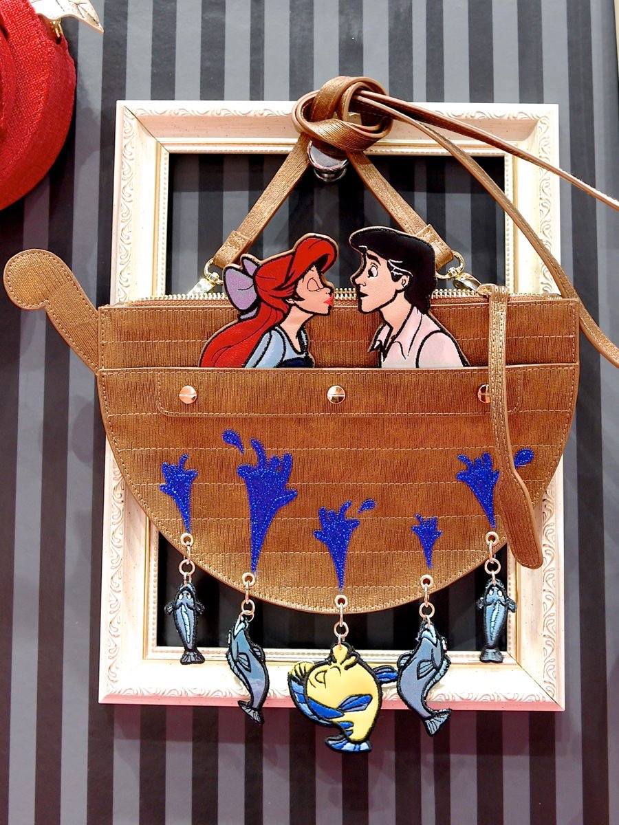 Mezzomikiのディズニーブログ Danielle Nicole ダニエルニコル ディズニーデザイングッズをレポート 思わず目を引くおしゃれなキャラクターデザインが盛りだくさん キャラディネート 詳しくは T Co 4xjxi8ste2 T Co Tozwoiopsn Twitter