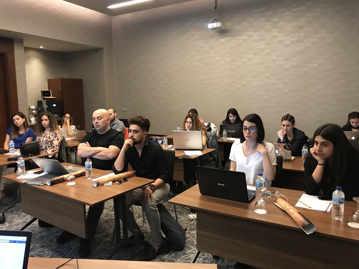 Safa Aydın ile nasıl Facebook reklamları oluşturulduğunu uygulamalı olarak Park Dedeman Levent’te öğreniyoruz. 🤓