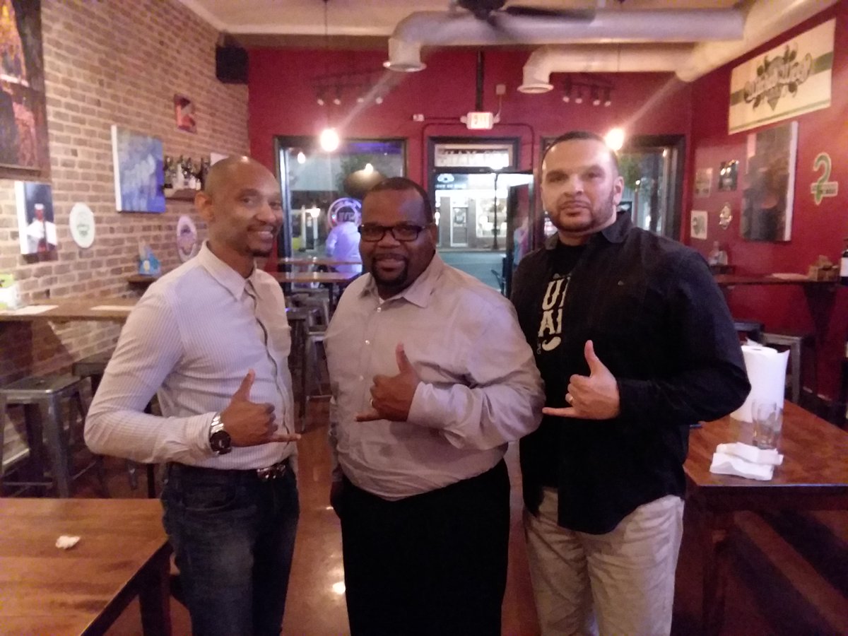 robjohnsoniii's tweet photo. When your brothers say we getting you out the crib. Hours later I got a headache. #GOODTIMESTHOUGH https://t.co/OVQBwHS2qY