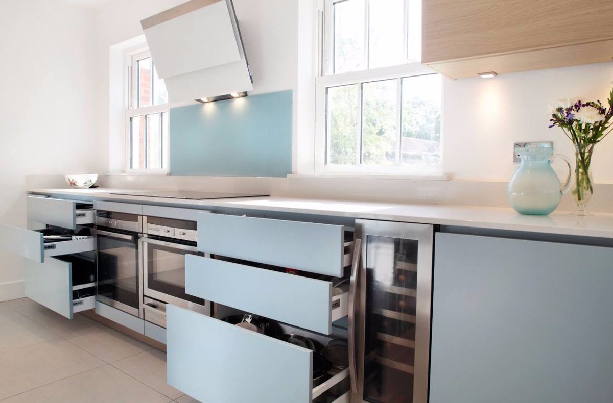 DASMarlow's tweet photo. Storage is so important when creating your #dreamkitchen that's why we offer so many options! [ 📞get in touch to find out more ] #designaspace https://t.co/TD8ICgqC5W
