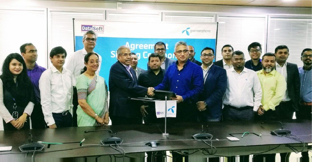 newshourbd's tweet image. @Grameenphone signs MoU with #DataSoft to foster #IoT newshour.online/2018/04/28/gra…
