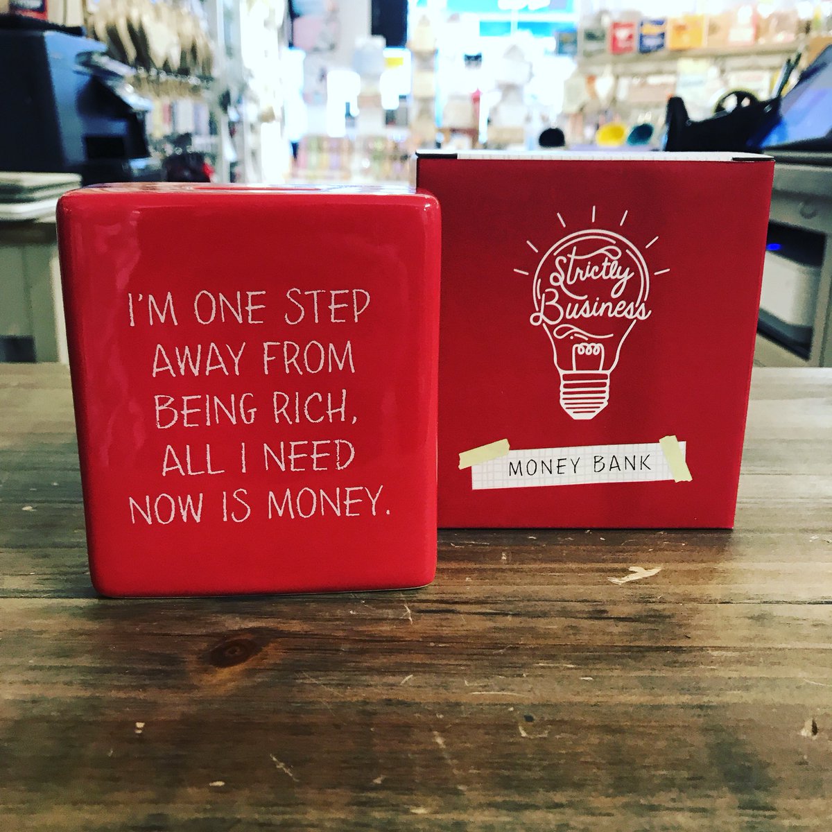 GuildFHomeGifts's tweet photo. You know what they say, look after the pennies and the pounds look after themselves 💰😆 #money #rich #moneybank #gfordindie #guildford #independent #supportguildford #shoplocal #surrey @ExperienceGford @GuildfordTIC @IndieRetailUK https://t.co/m2IemdDpu4