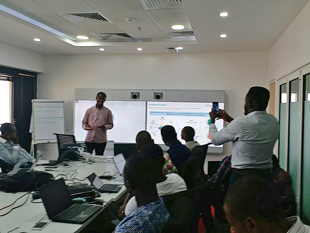 AishaXBello's tweet image. Blessing from #OctaveAnalytics dropping some knowledge on #recommendersystems  #pydatalagosaprilmeetup