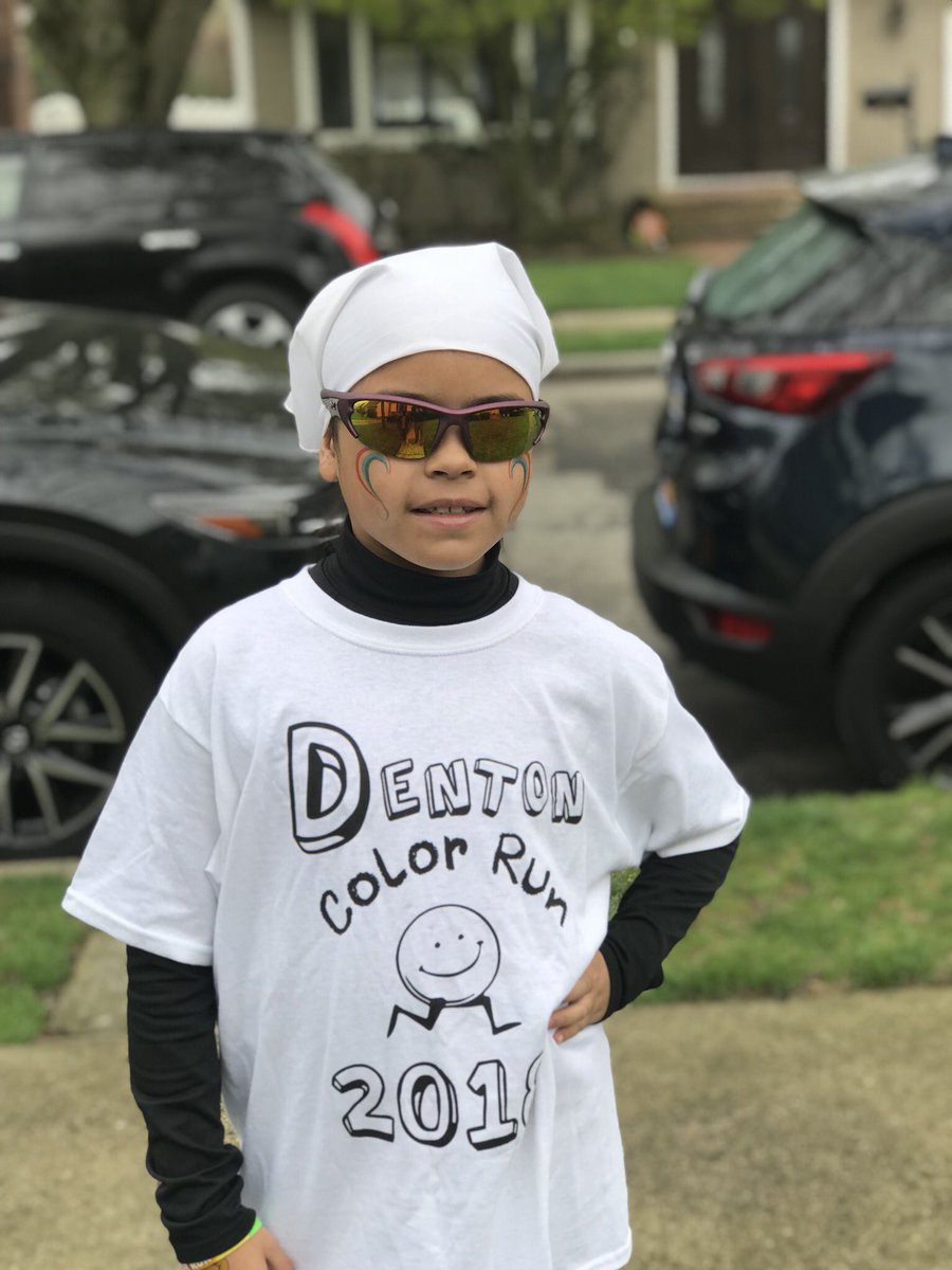 osoblanco's tweet photo. @DentonAvenuePTA nice day for the 2018 Denton Color Run https://t.co/xImTNWzPI0