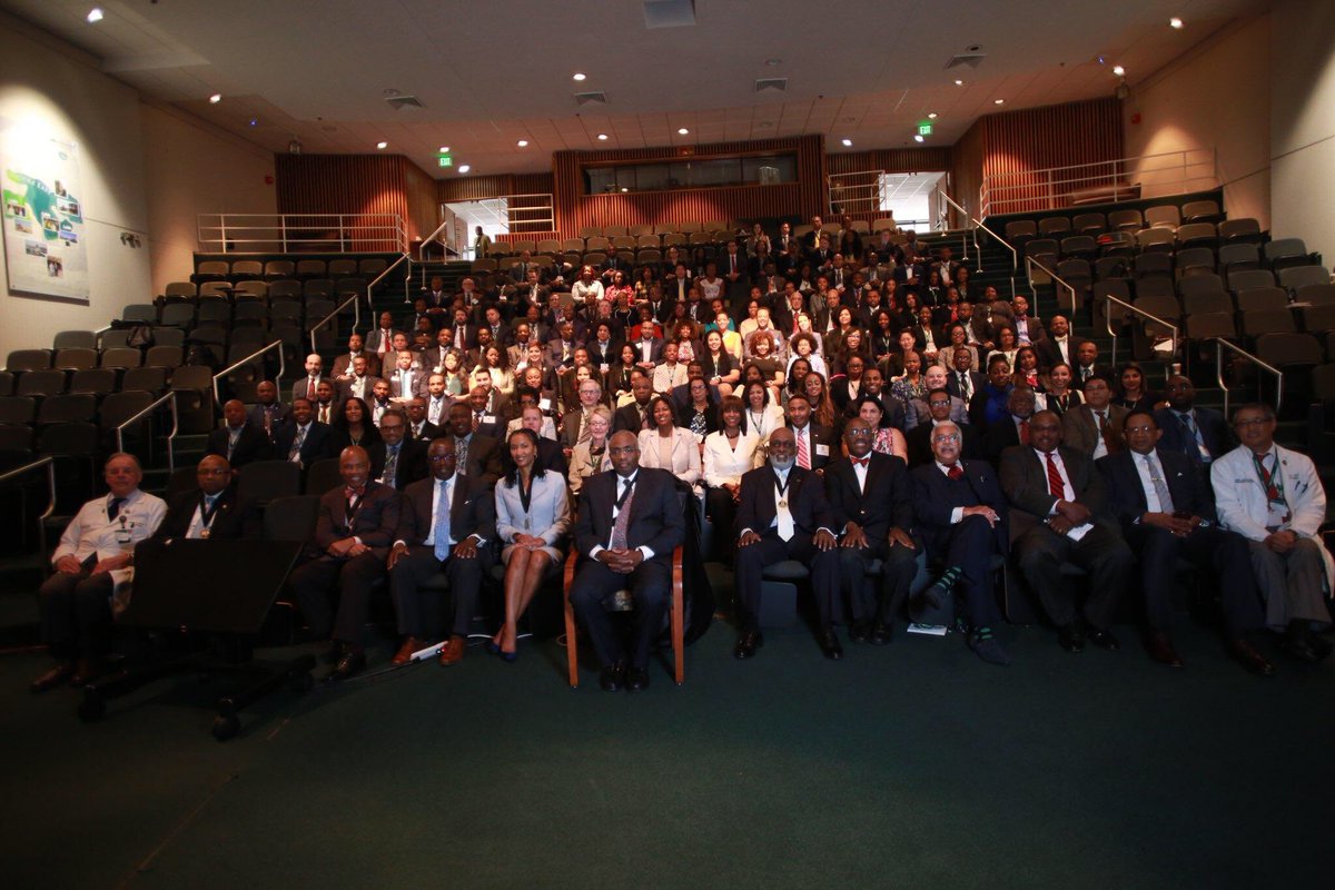 lavignemed2021's tweet photo. My first time attending the  @societyofBAS conference as a 1st year medical student and instead of meeting individual success stories, I was welcomed with open arms to a village of black excellence. @TraumaDocSF @laurie_punch @pturnermd @AdilHaiderMD @MedTootMD @SuahAshley https://t.co/yQ5xkU0LVu