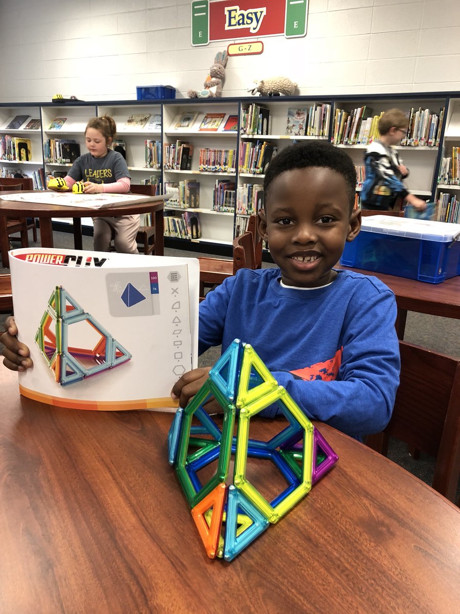 MTCESLibrary's tweet image. Presenting to #STEDTrain this morn on 2017-18 Maker Minded 3-D program. #wehavelearnedalot @MtCarmelElem