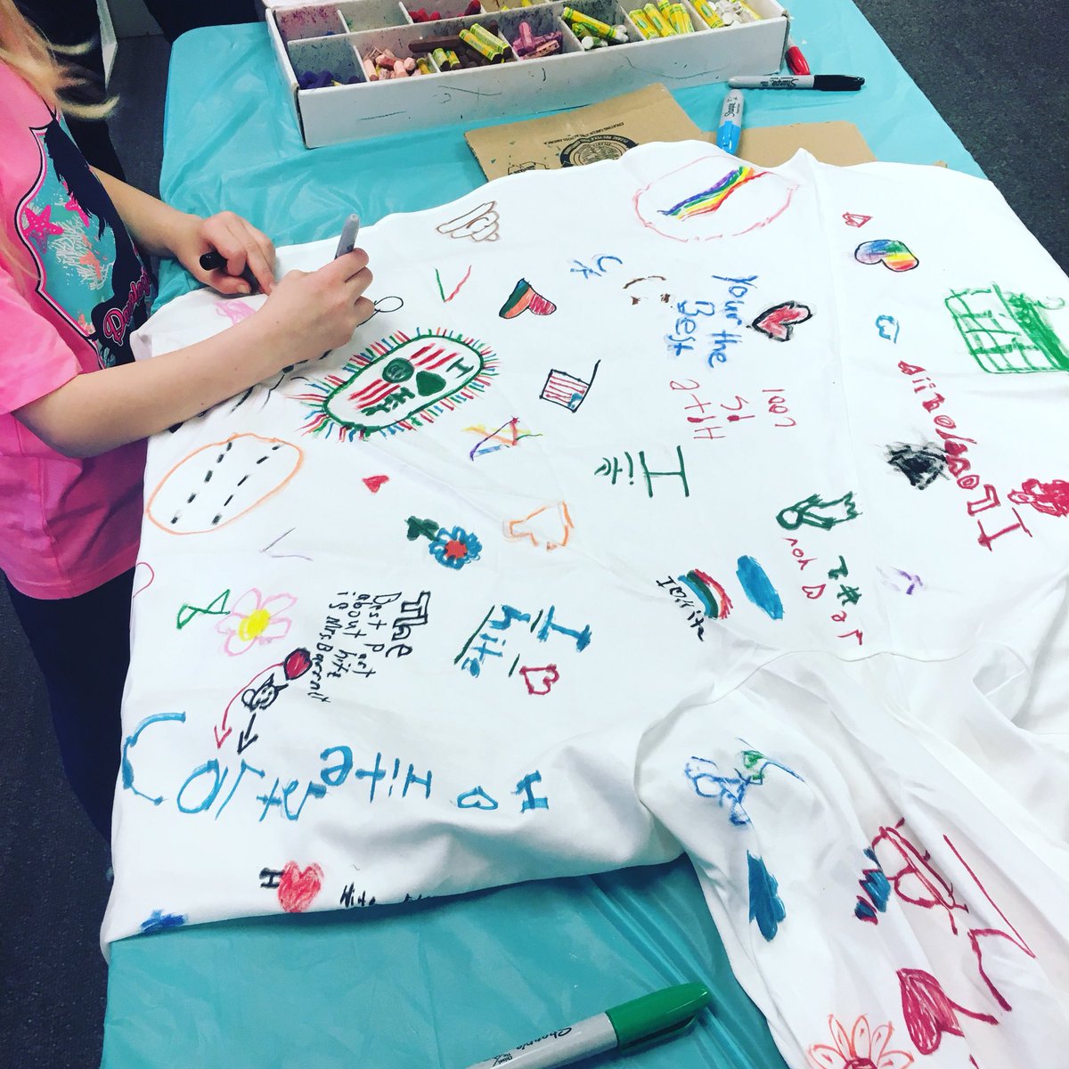 HiteElementary's tweet image. so EXCITED to showcase my wearable art!  #studentdesigned #artistsatwork #comingsoon #HiteArtsFest2018 🎨💖💎 @Area1JCPS @JCPSKY