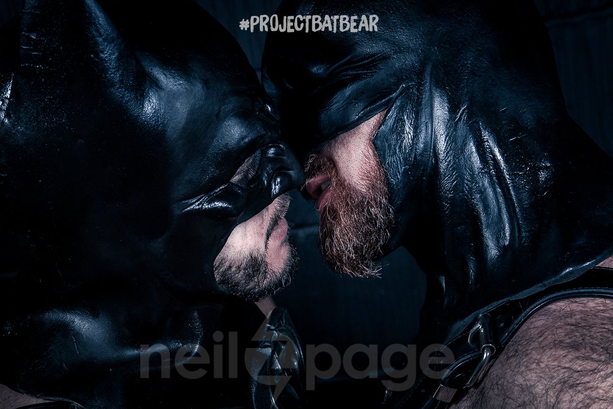 nzpageimages's tweet photo. Celebrate Superhero day.... snog a masked man! #gaysuperheroes #nzpage #maskedman #gaybatman #batcowl #projectbatbear @AarontheBaaron @tobes_uk https://t.co/2NmuXHavUF