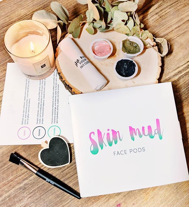 PhillippaHarvey's tweet image. Time for my Saturday evening face mask using the @skinmud face pods #diyfacial #facemask #skinsaviour #makemebeautiful ift.tt/2vSk94a