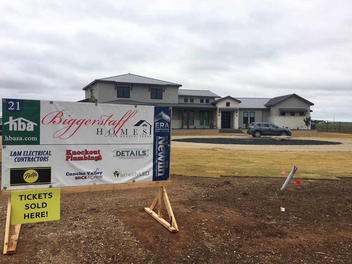 simplifyLED's tweet image. Make sure to check out our bulbs, featured in the Parade of Homes! @hbasanangelo