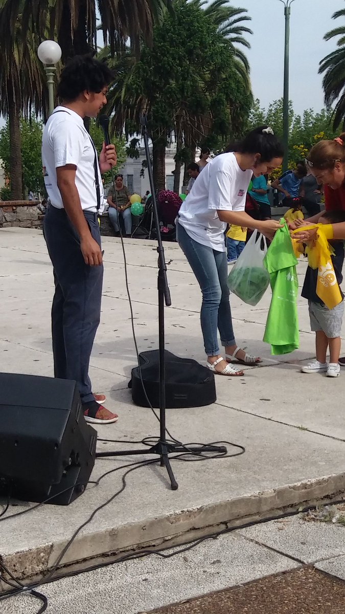 Mides_RN's tweet photo. 📍 llegada en plaza Artigas y cierre artístico con @FabianMarquisio. Gran apoyo de jóvenes del #ProgramaVoluntariado de @midesuy Lucila y Juanpi en la animación.
Caif la mejor propuesta educativa y de @cuidadosuy para la #PrimeraInfancia porque #JuntosCuidamosMejor https://t.co/M2Hx9oIGlp